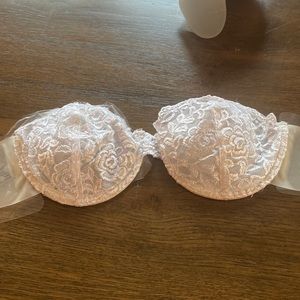 Cute strapless backless gel white bra